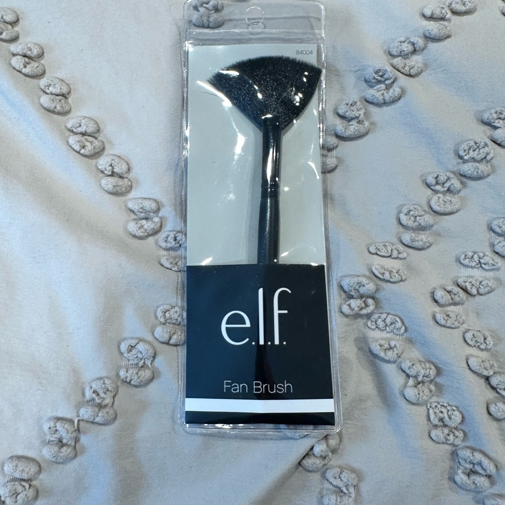 ELF Black Fan Brush